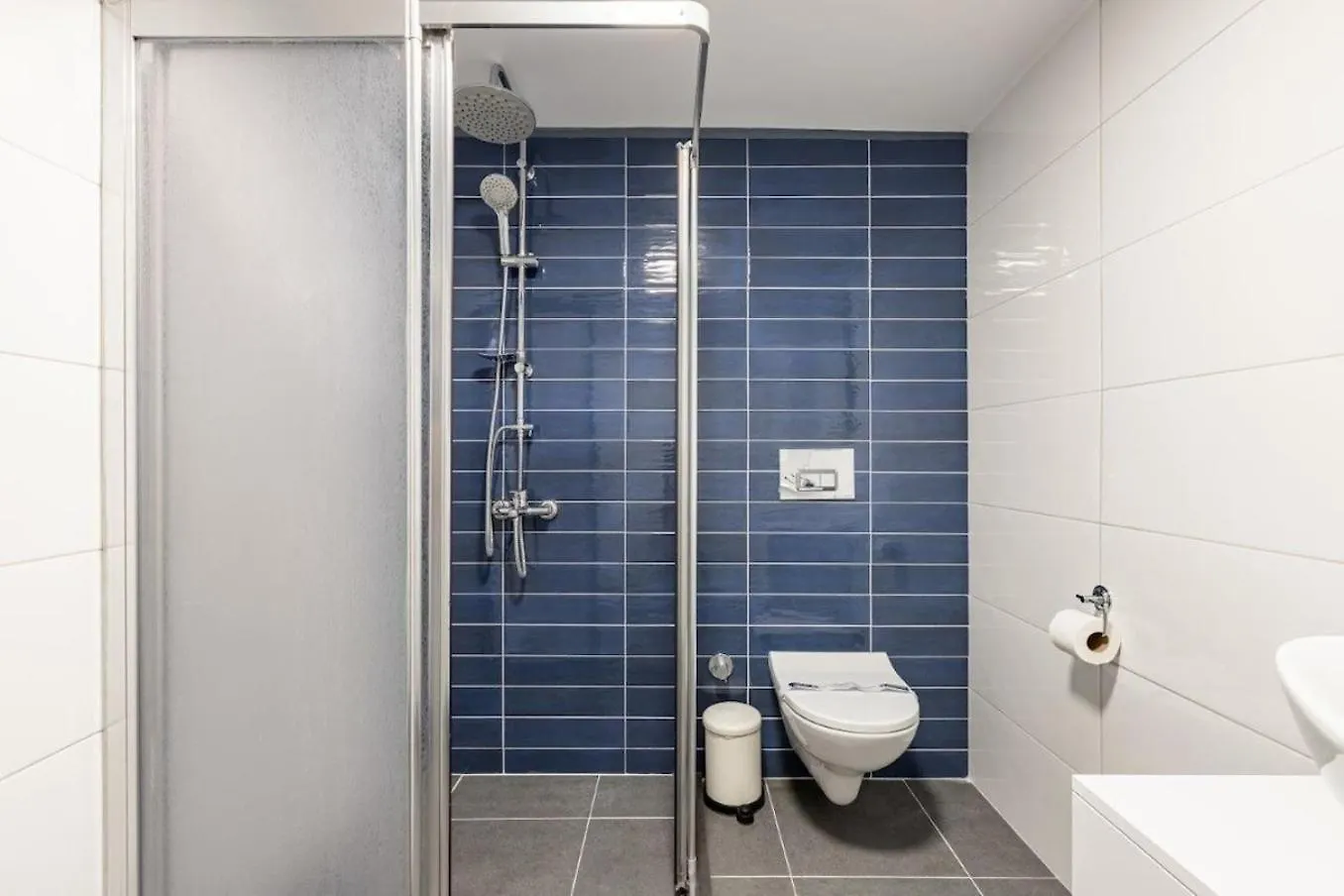 Bright Spacious New Central 4Bd2Bath Home! #331 Istanbul 0*,