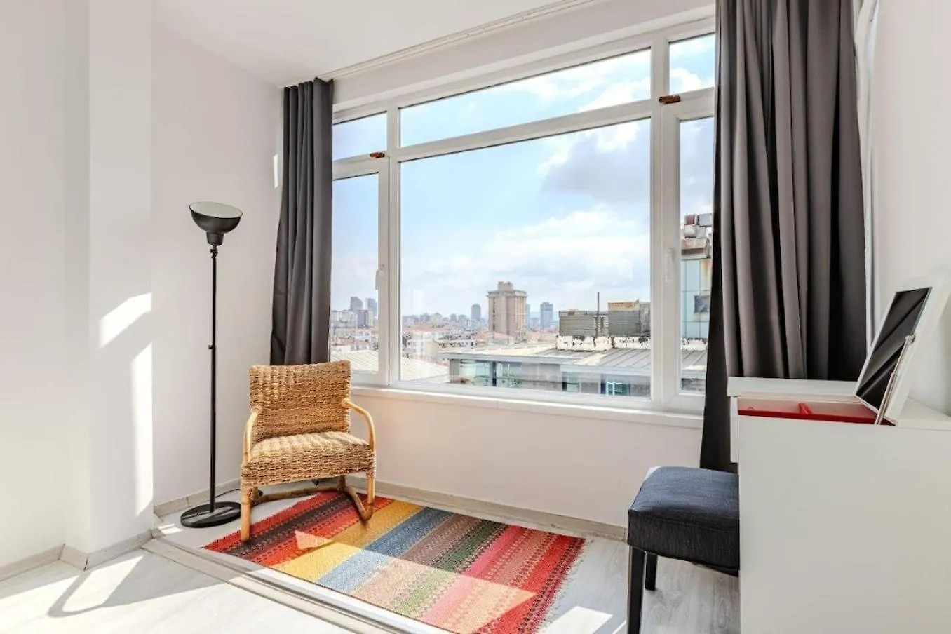 Bright Spacious New Central 4Bd2Bath Home! #331 Istanbul Apartment